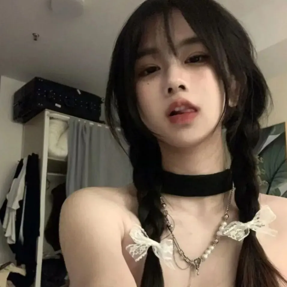 朋克摇滚 - 叛逆美女激烈演出